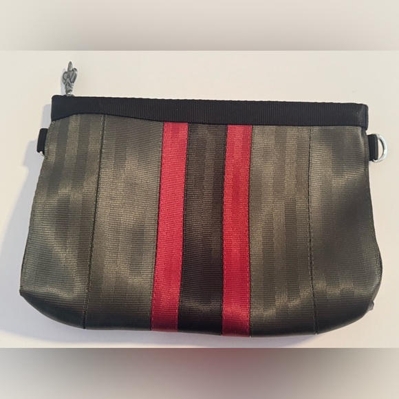 LAST CHANCE Harveys x Star Wars Boba Fett Clutch Seatbelt Bag - Picture 3 of 8